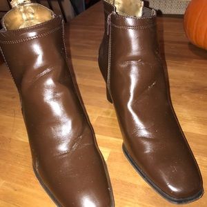 Cute ankle boots with 2in heel. Lifestride!